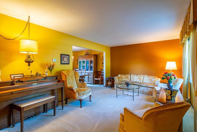 30607 Lorraine Avenue, Warren, MI 48093