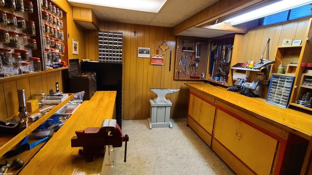30607 Lorraine Avenue, Warren, MI 48093