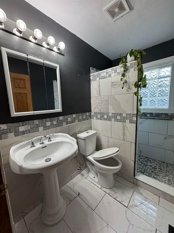 8306 8th Street W, Rock Island, IL 61201