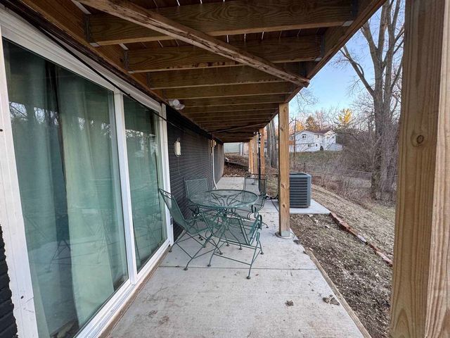 8306 8th Street W, Rock Island, IL 61201