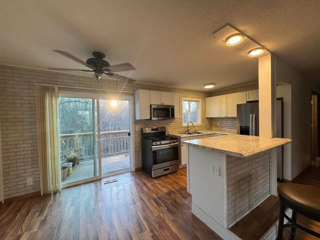 8306 8th Street W, Rock Island, IL 61201