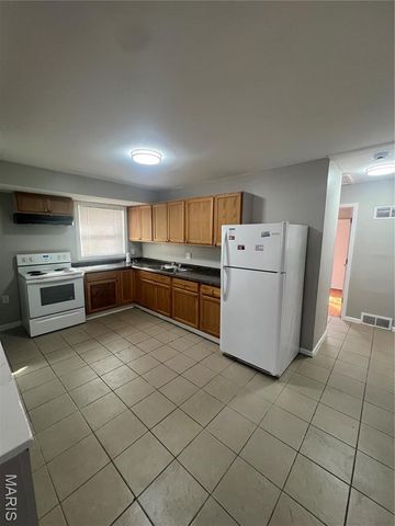 10201 Gourock Drive, St Louis, MO 63137