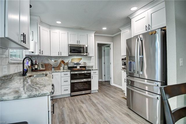 1752 Garden DR, Virginia Beach, VA 23454