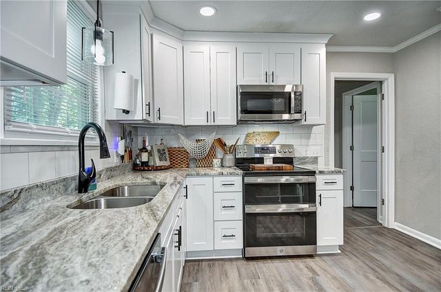 1752 Garden DR, Virginia Beach, VA 23454