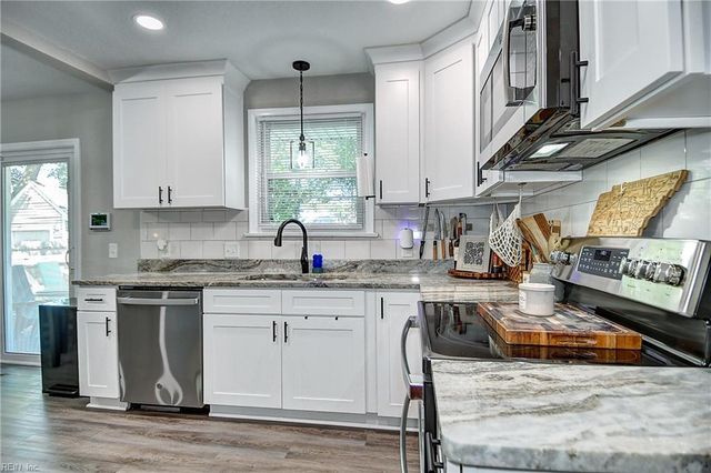 1752 Garden DR, Virginia Beach, VA 23454