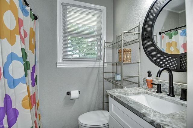 1752 Garden DR, Virginia Beach, VA 23454