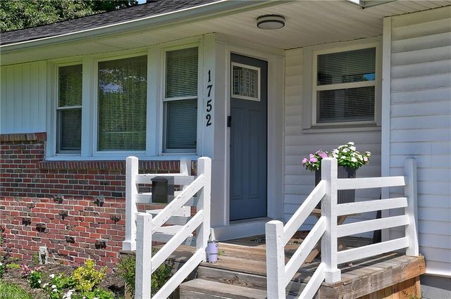 1752 Garden DR, Virginia Beach, VA 23454