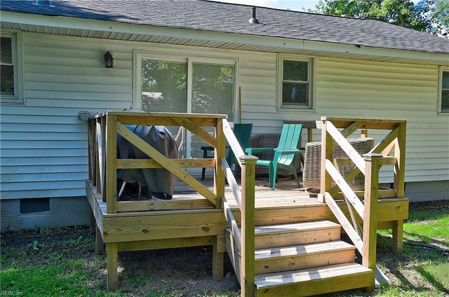 1752 Garden DR, Virginia Beach, VA 23454