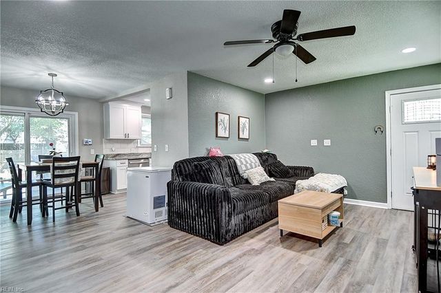 1752 Garden DR, Virginia Beach, VA 23454