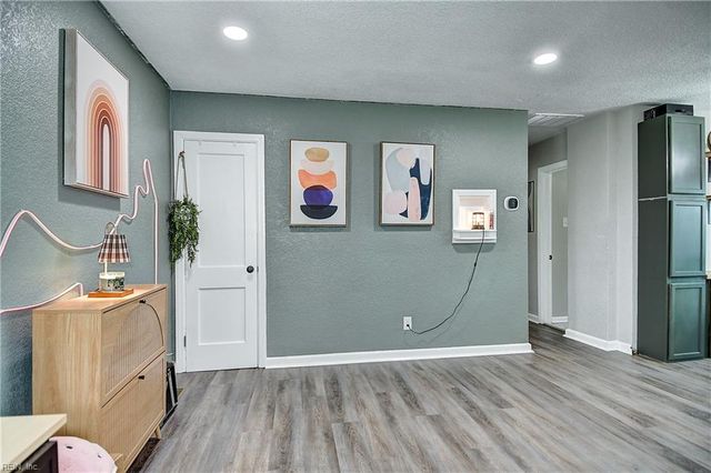 1752 Garden DR, Virginia Beach, VA 23454