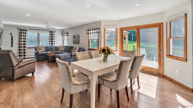 181 Landing Lane, Baiting Hollow, NY 11933