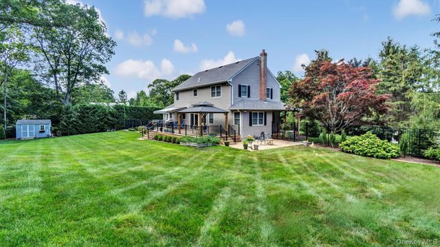 181 Landing Lane, Baiting Hollow, NY 11933