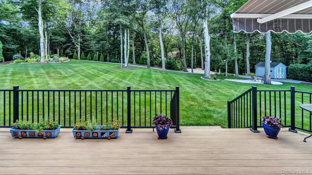 181 Landing Lane, Baiting Hollow, NY 11933