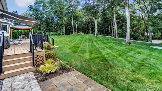 181 Landing Lane, Baiting Hollow, NY 11933