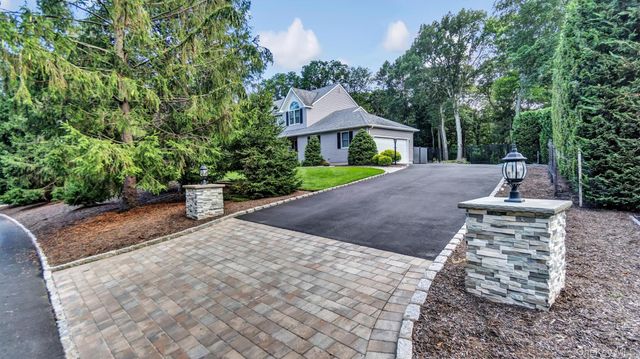 181 Landing Lane, Baiting Hollow, NY 11933