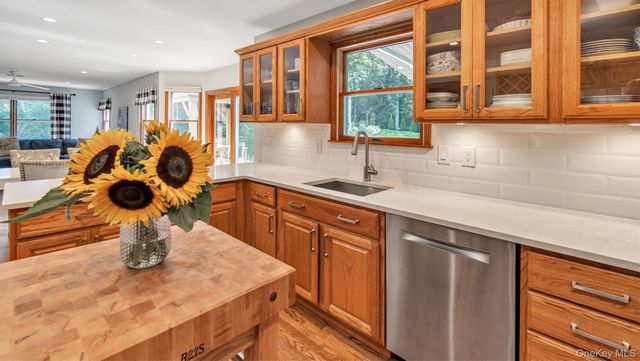 181 Landing Lane, Baiting Hollow, NY 11933