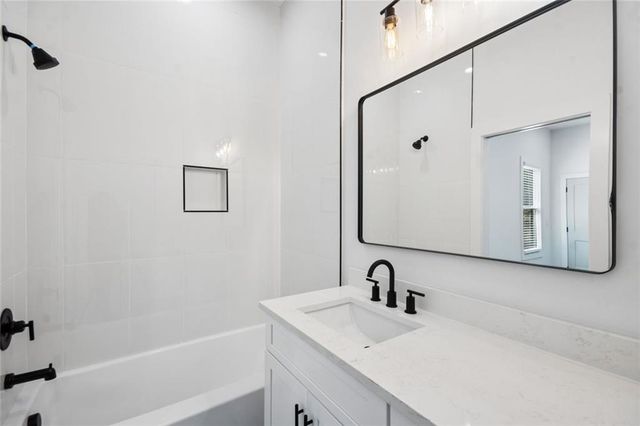 2438 2nd Street NW, Atlanta, GA 30318