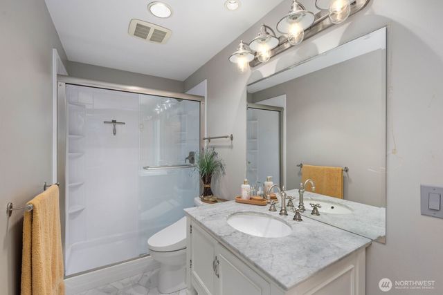 3605 214th Avenue E, Lake Tapps, WA 98391