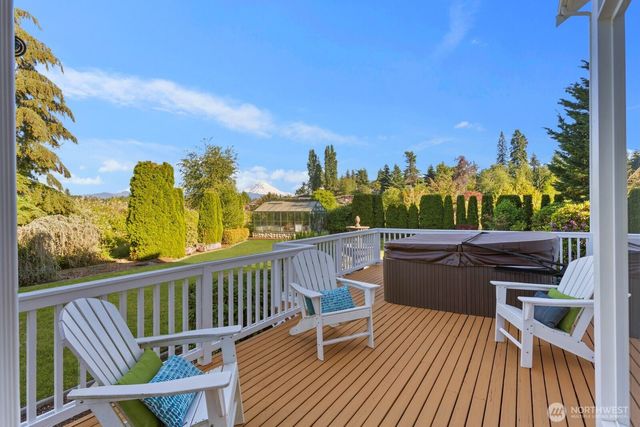 3605 214th Avenue E, Lake Tapps, WA 98391