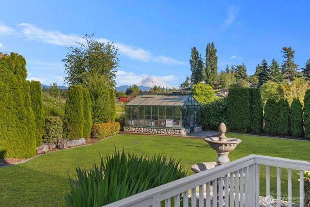 3605 214th Avenue E, Lake Tapps, WA 98391
