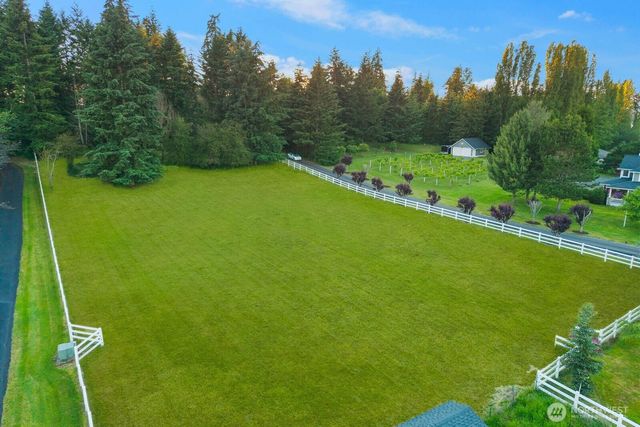 3605 214th Avenue E, Lake Tapps, WA 98391