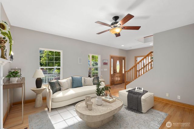 3605 214th Avenue E, Lake Tapps, WA 98391