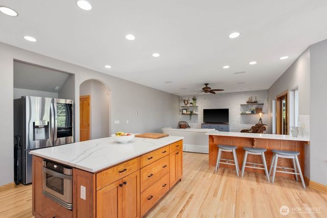 3605 214th Avenue E, Lake Tapps, WA 98391