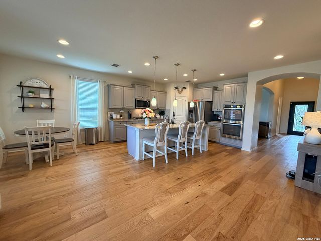 2733 RIDGE PATH DR, New Braunfels, TX 78130