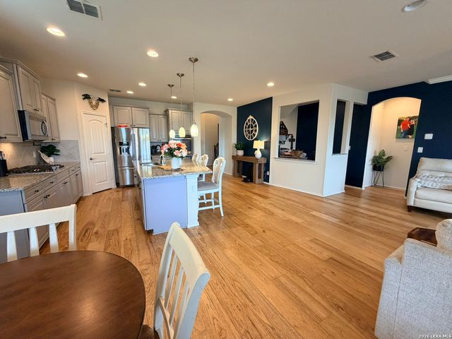 2733 RIDGE PATH DR, New Braunfels, TX 78130