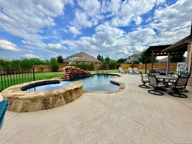 2733 RIDGE PATH DR, New Braunfels, TX 78130