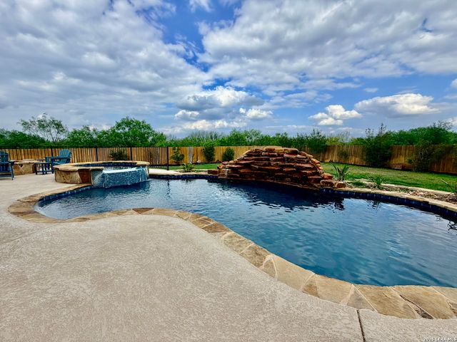 2733 RIDGE PATH DR, New Braunfels, TX 78130