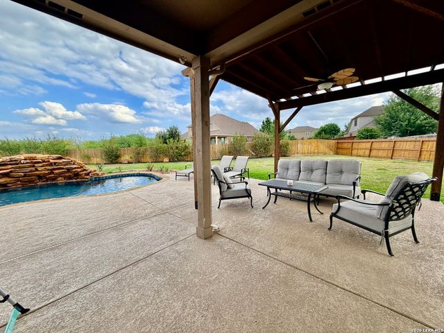 2733 RIDGE PATH DR, New Braunfels, TX 78130