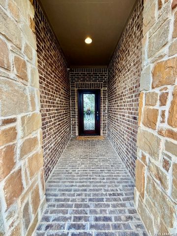 2733 RIDGE PATH DR, New Braunfels, TX 78130