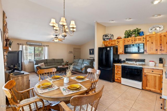 2086 PINEWOOD Drive, Overgaard, AZ 85933