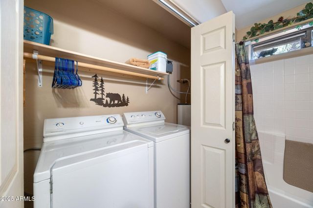 2086 PINEWOOD Drive, Overgaard, AZ 85933