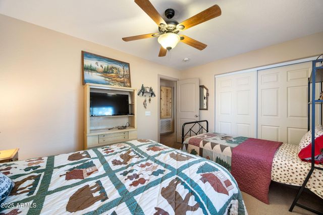 2086 PINEWOOD Drive, Overgaard, AZ 85933