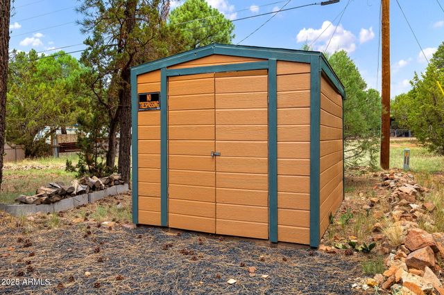 2086 PINEWOOD Drive, Overgaard, AZ 85933