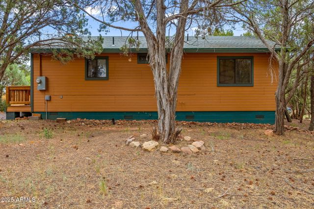 2086 PINEWOOD Drive, Overgaard, AZ 85933