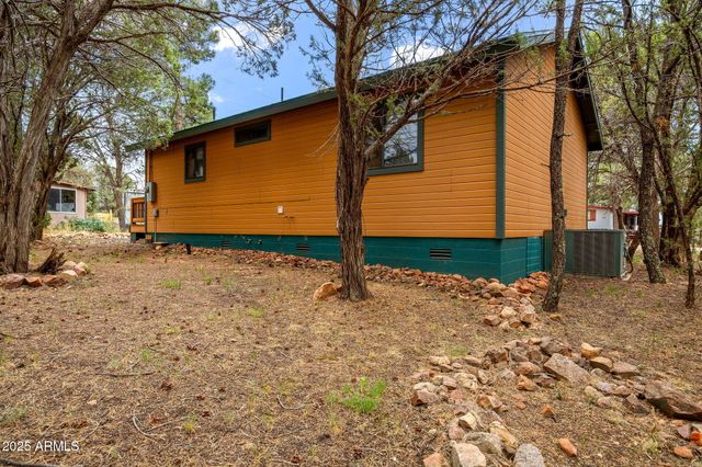 2086 PINEWOOD Drive, Overgaard, AZ 85933