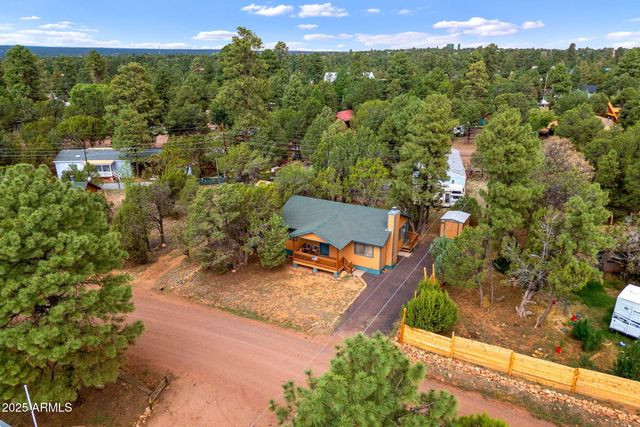 2086 PINEWOOD Drive, Overgaard, AZ 85933