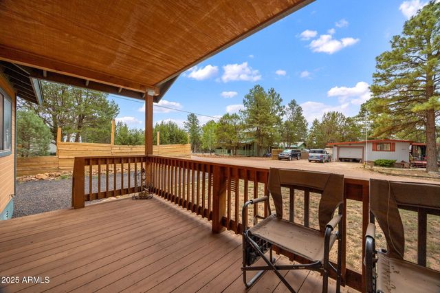 2086 PINEWOOD Drive, Overgaard, AZ 85933