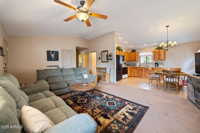 2086 PINEWOOD Drive, Overgaard, AZ 85933