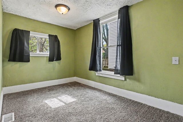 122 S 5th Street, Niles, MI 49120