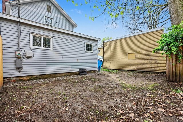122 S 5th Street, Niles, MI 49120