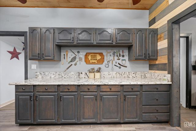 335 D Street, Taft, CA 93268