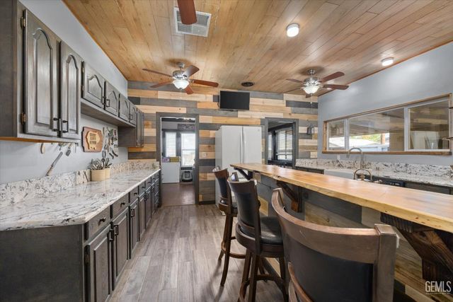 335 D Street, Taft, CA 93268