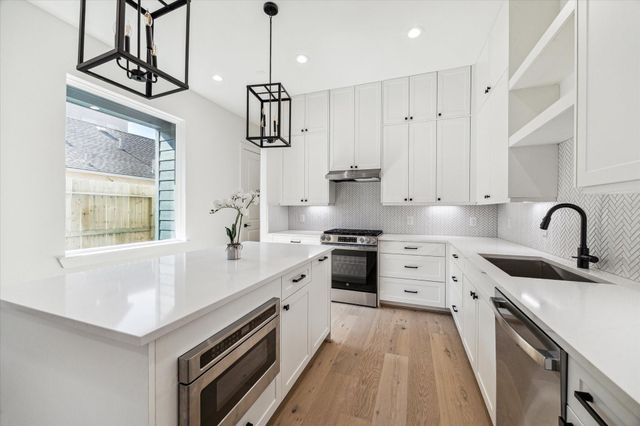 5337 Larkin Street, Houston, TX 77007