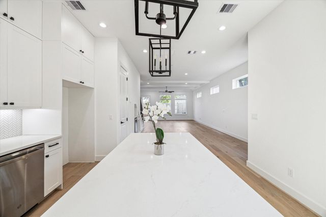 5337 Larkin Street, Houston, TX 77007