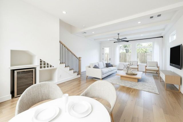 5337 Larkin Street, Houston, TX 77007