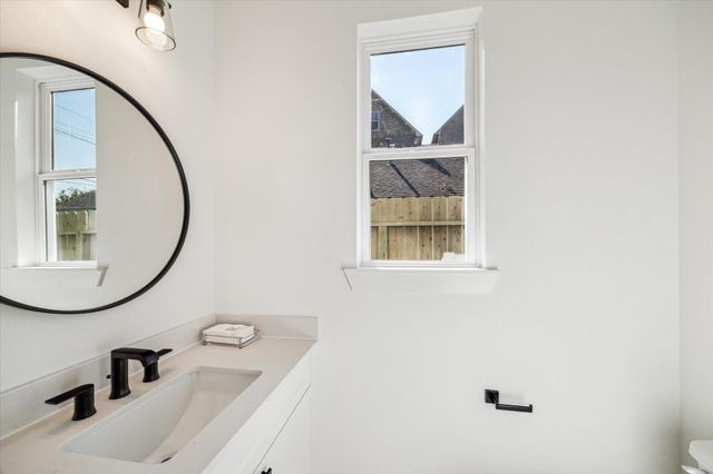 5337 Larkin Street, Houston, TX 77007